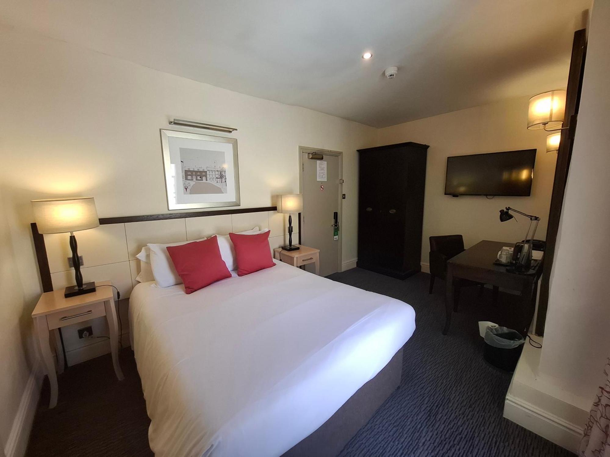 Western Angel Hotel 3*